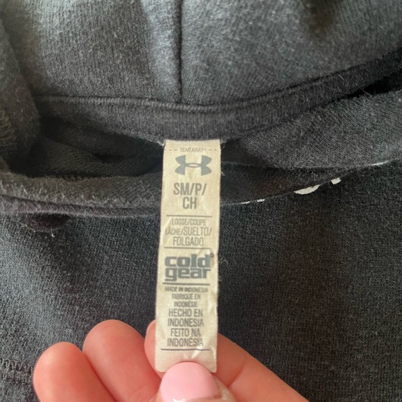Under Armour Scheels Women’s cold gear hoodie size small - Picture 2 of 3